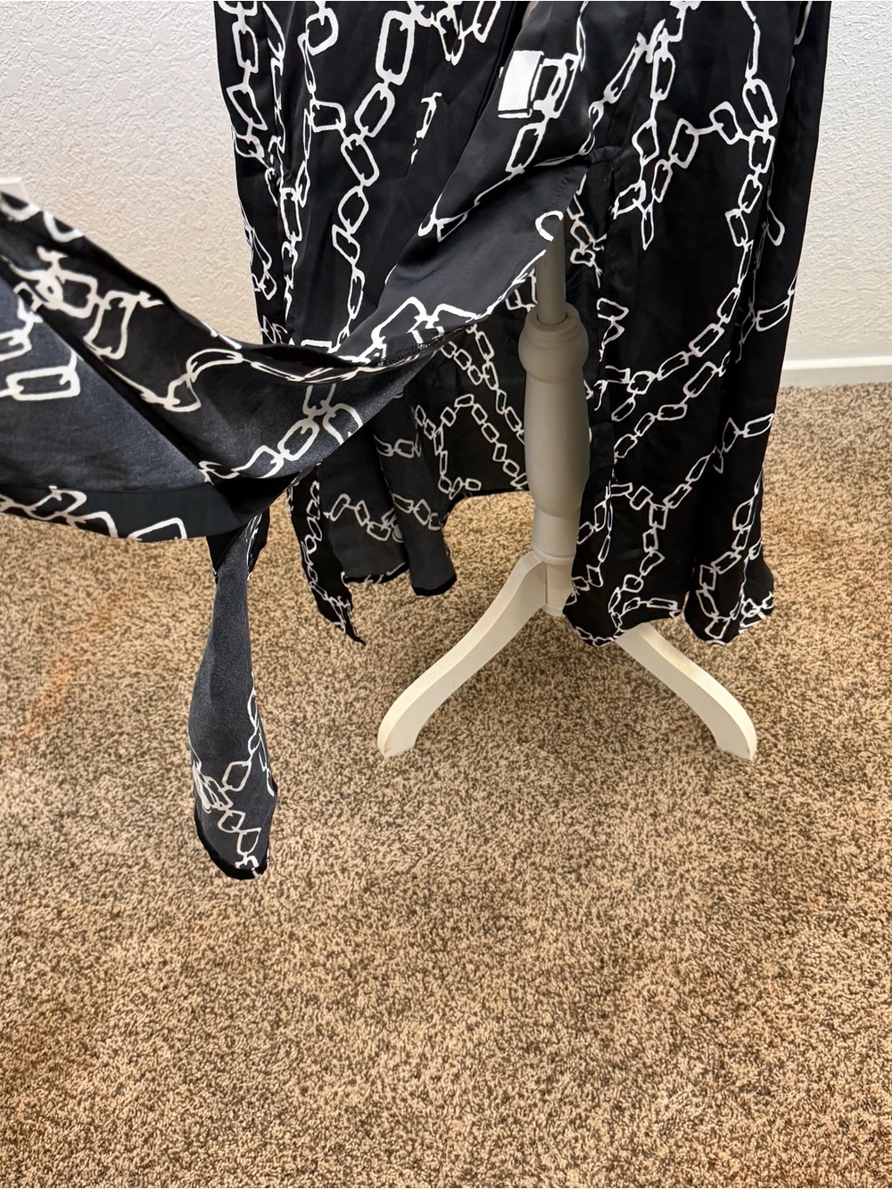 Disturbia | Lovelock Black White Chain Print Button Oversized Midi Dress New - Picture 4 of 10